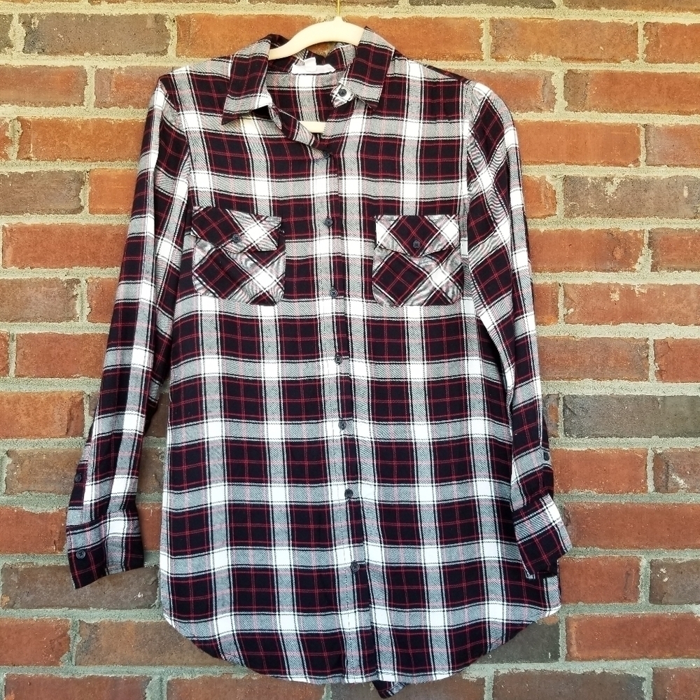 BB Dakota Flannel Shirt Small‎ Lightweight Button Blue Red Plaid Scoop hem